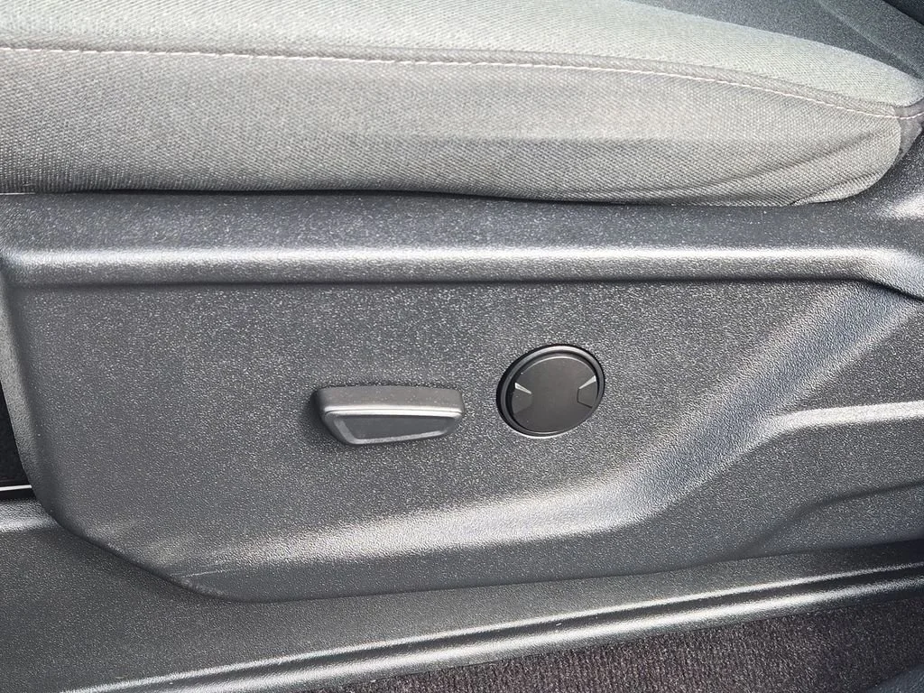 Used 2021 White Ford XL image 26