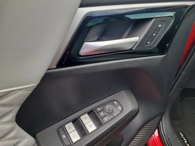 Used 2023 Red Mitsubishi SEL image 18