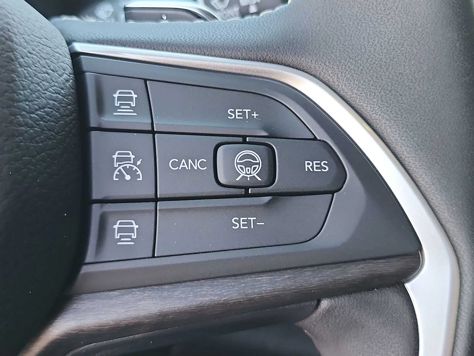 New 2026 Baltic Gray Metallic Clearcoat Jeep Laredo Altitude image 28