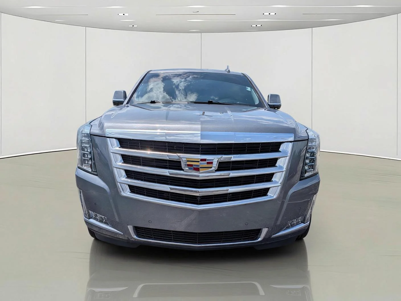 Used 2018 Gray Cadillac Luxury image 3