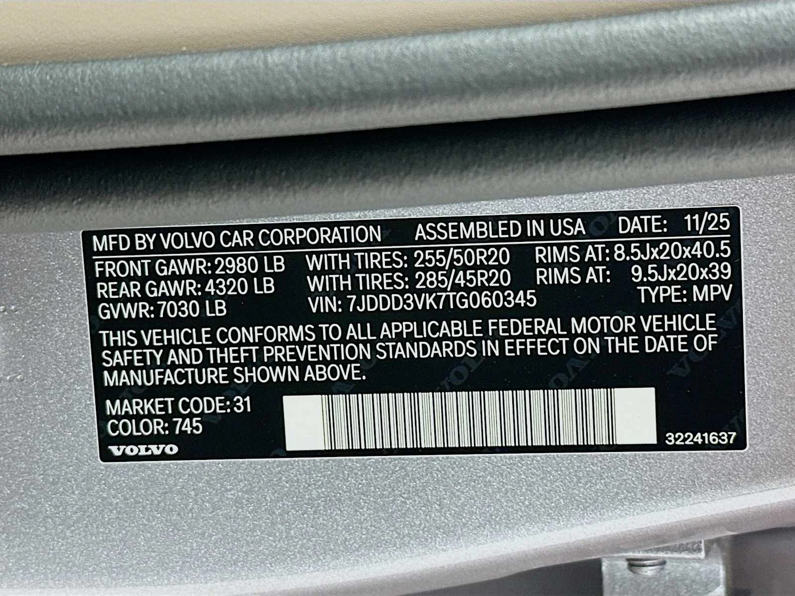 New 2026 Aurora Silver Volvo Plus image 31
