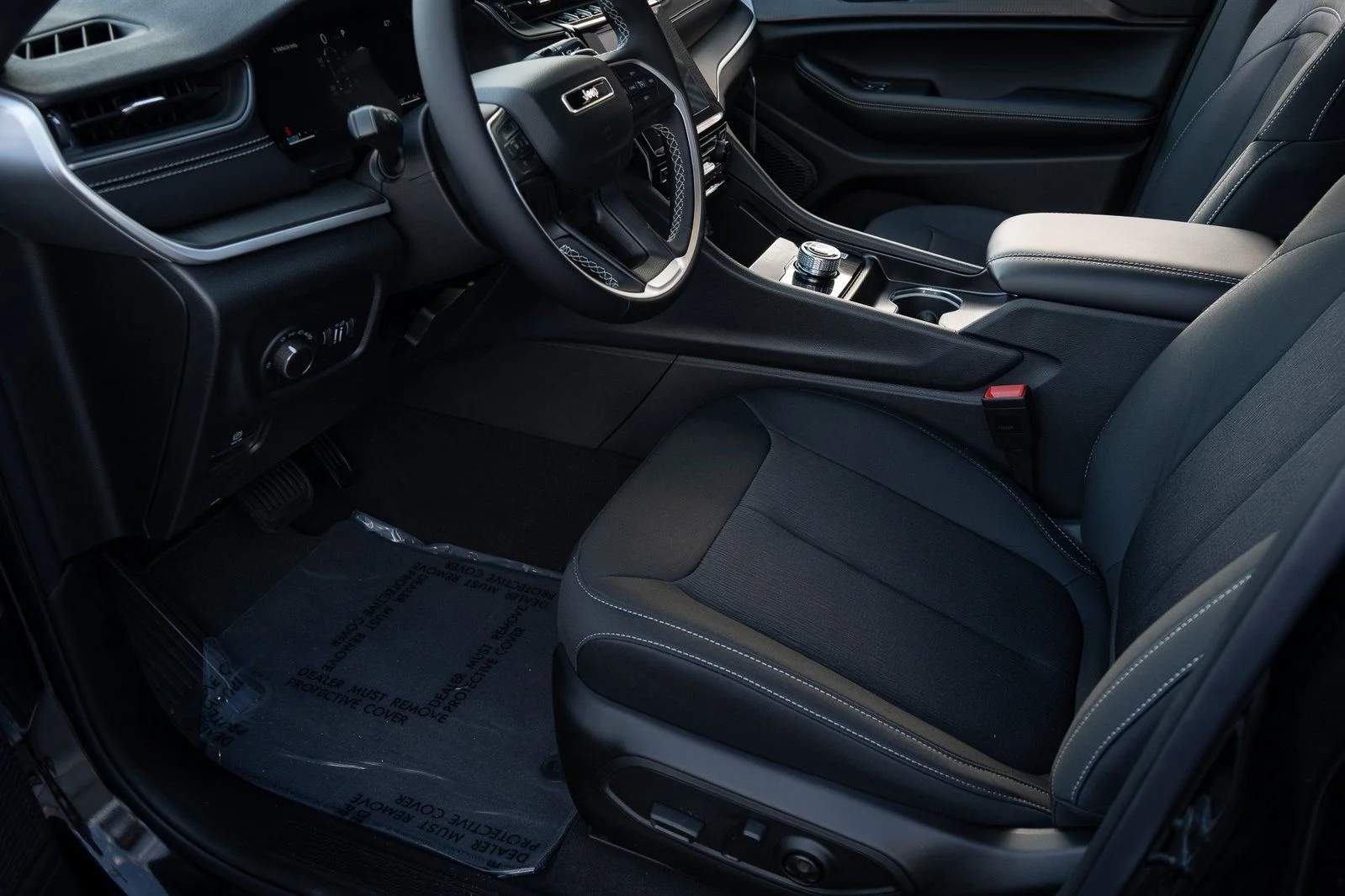 Used 2025 Black Jeep Laredo image 17
