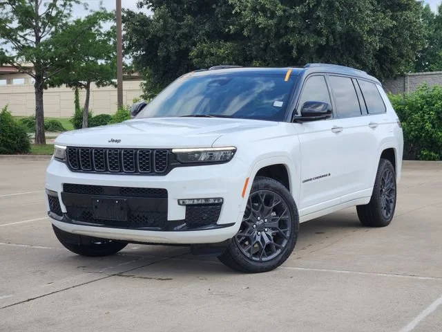 2025 Jeep Grand Cherokee L Summit 4x4's photo