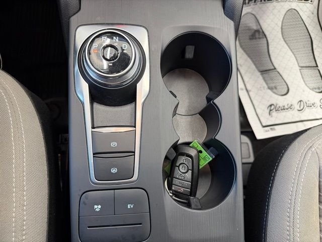 Used 2022 Black Metallic Ford SE image 28