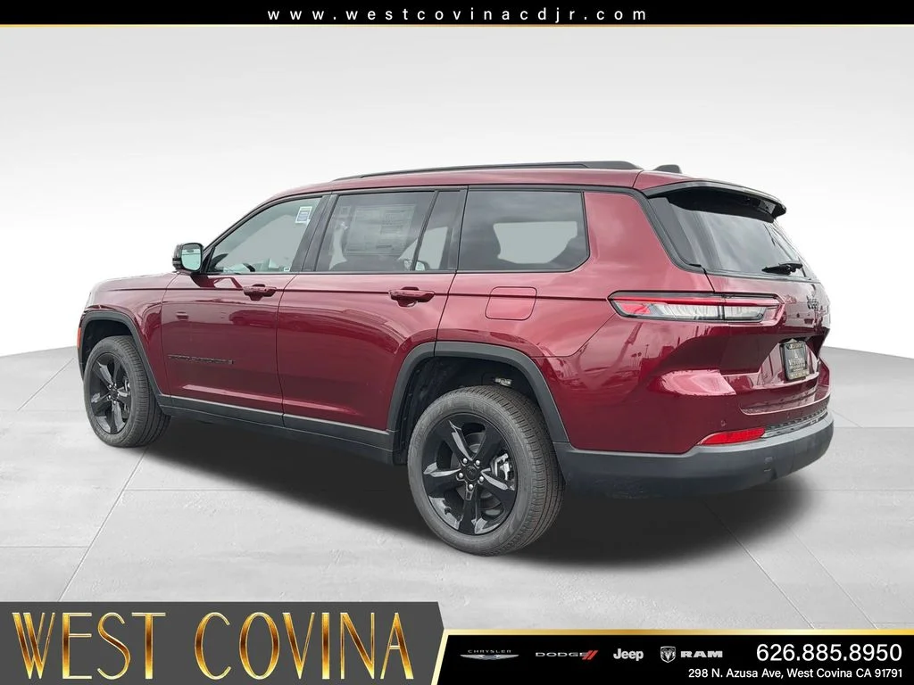 New 2025 Velvet Red Pearl-Coat Exterior Paint Jeep Limited image 3
