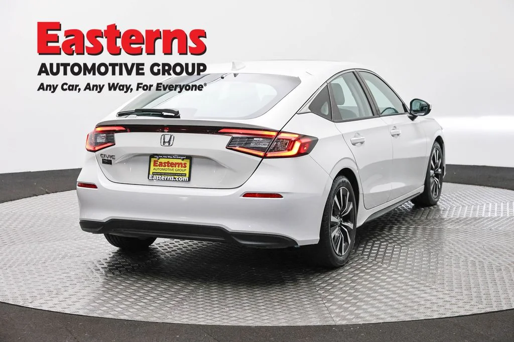 Used 2023 White Honda EX-L image 5