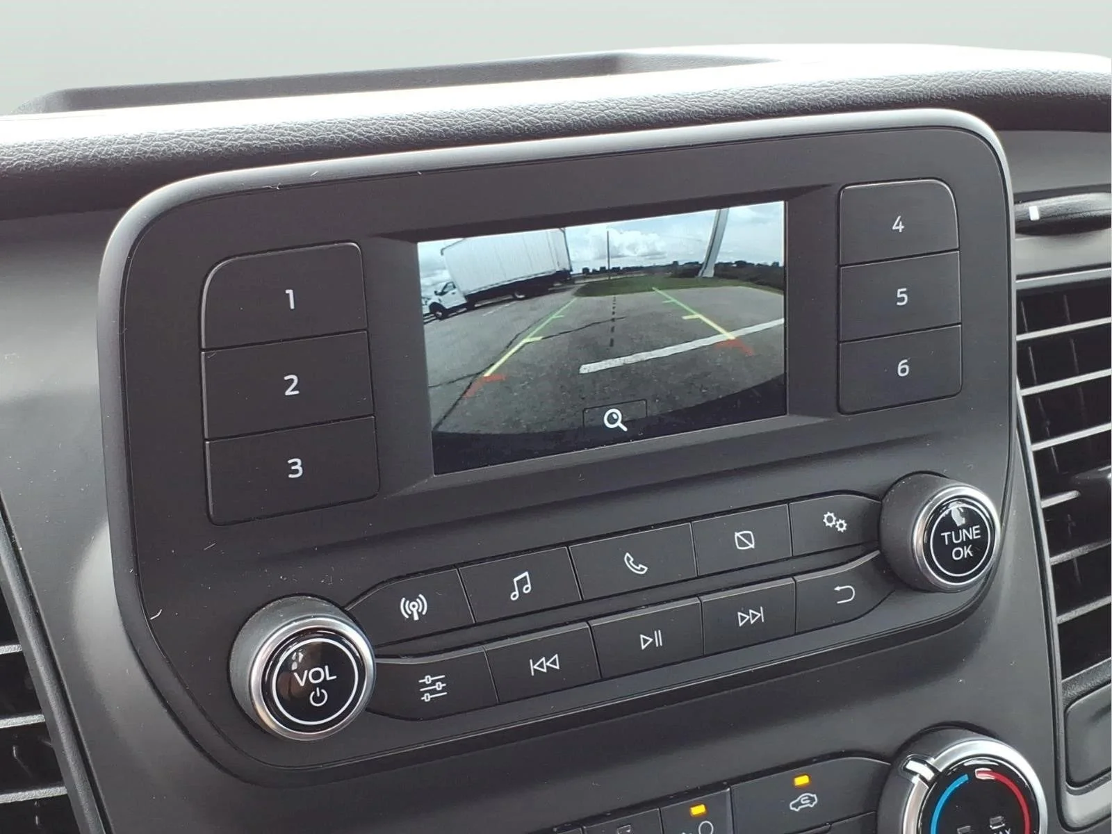 Used 2025 Oxford White Ford Base image 23