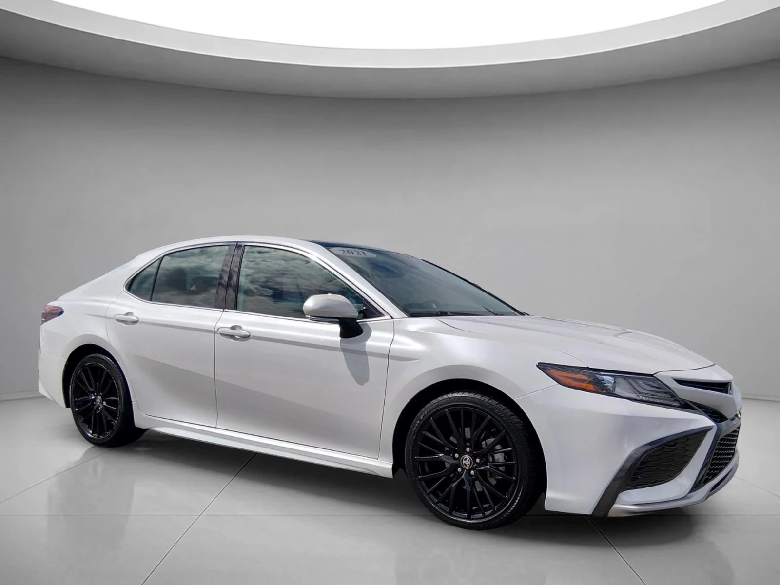Used 2021 Wind Chill Pearl Toyota XSE image 7