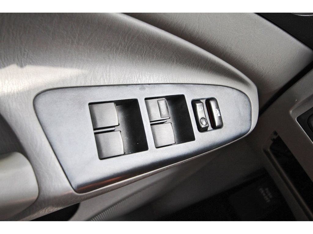 Used 2013 Black Toyota Base image 18