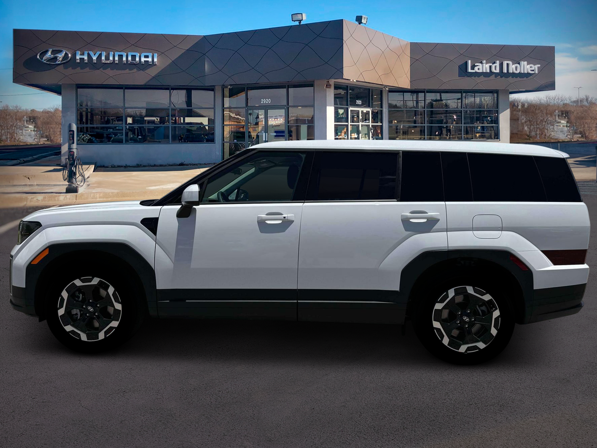 View vehicle photo 4