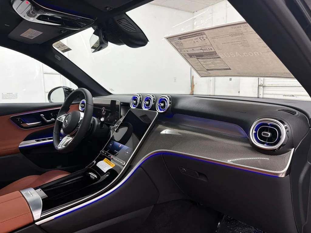 New 2027 Black Mercedes-Benz GLC 300 image 33