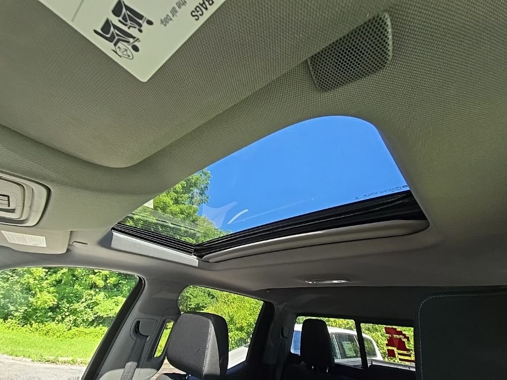 Used 2019 Red Chevrolet LT image 25