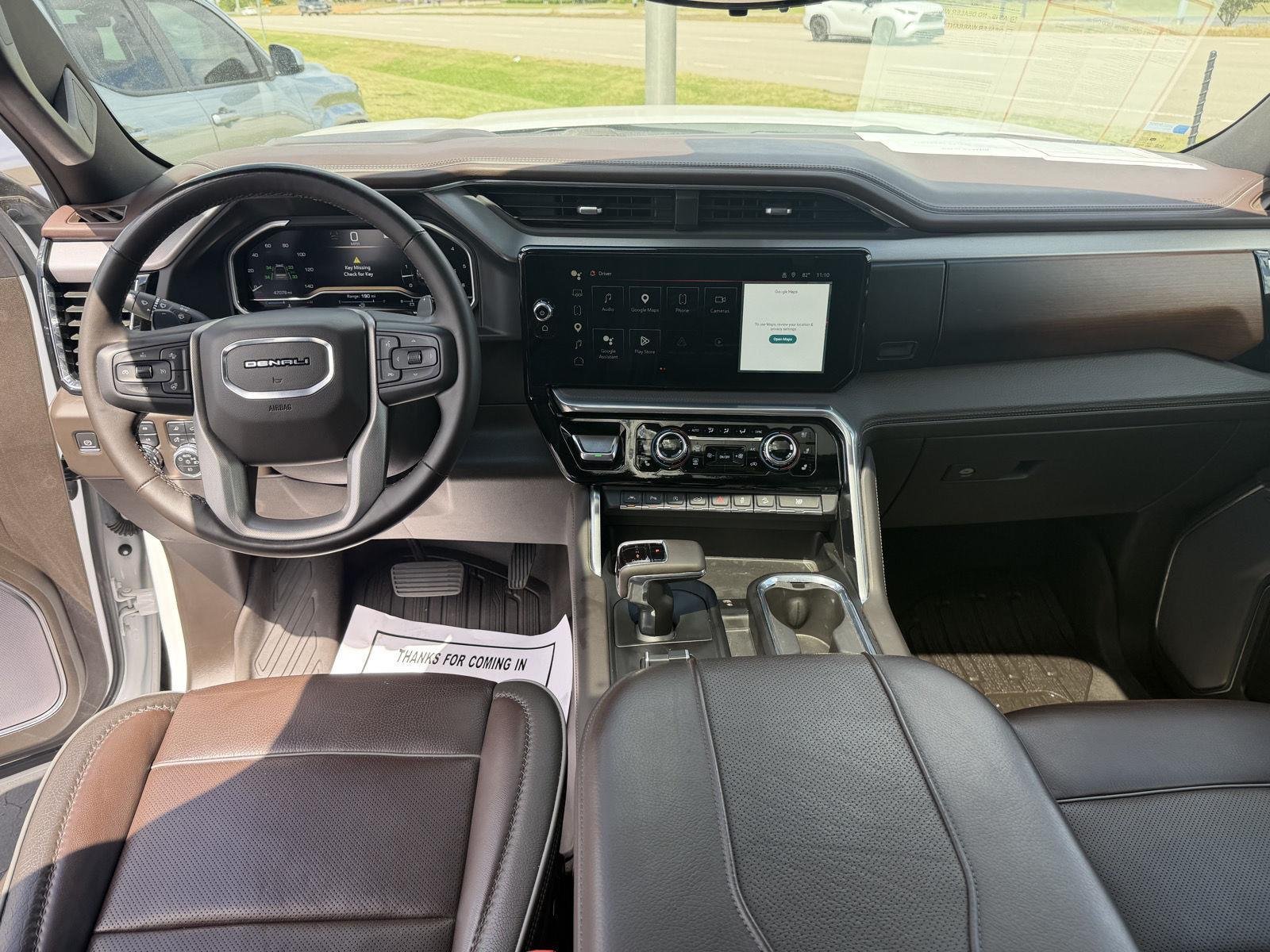 Used 2023 White Frost Tricoat GMC Denali image 23