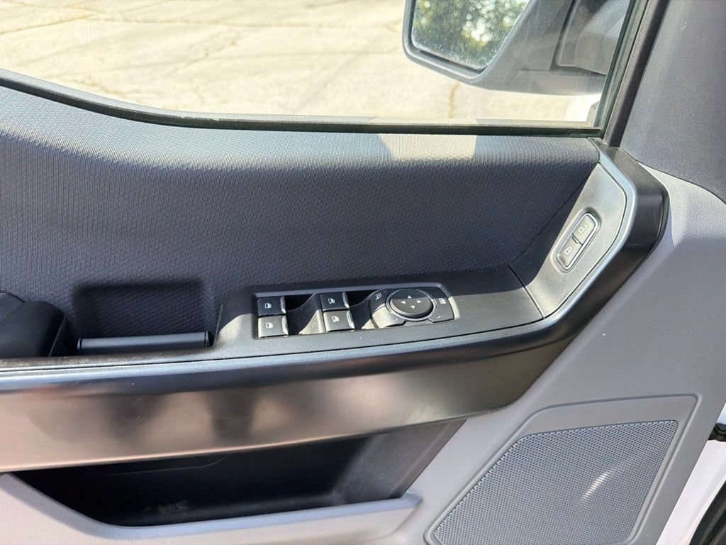 Used 2022 Oxford White Ford XL image 12