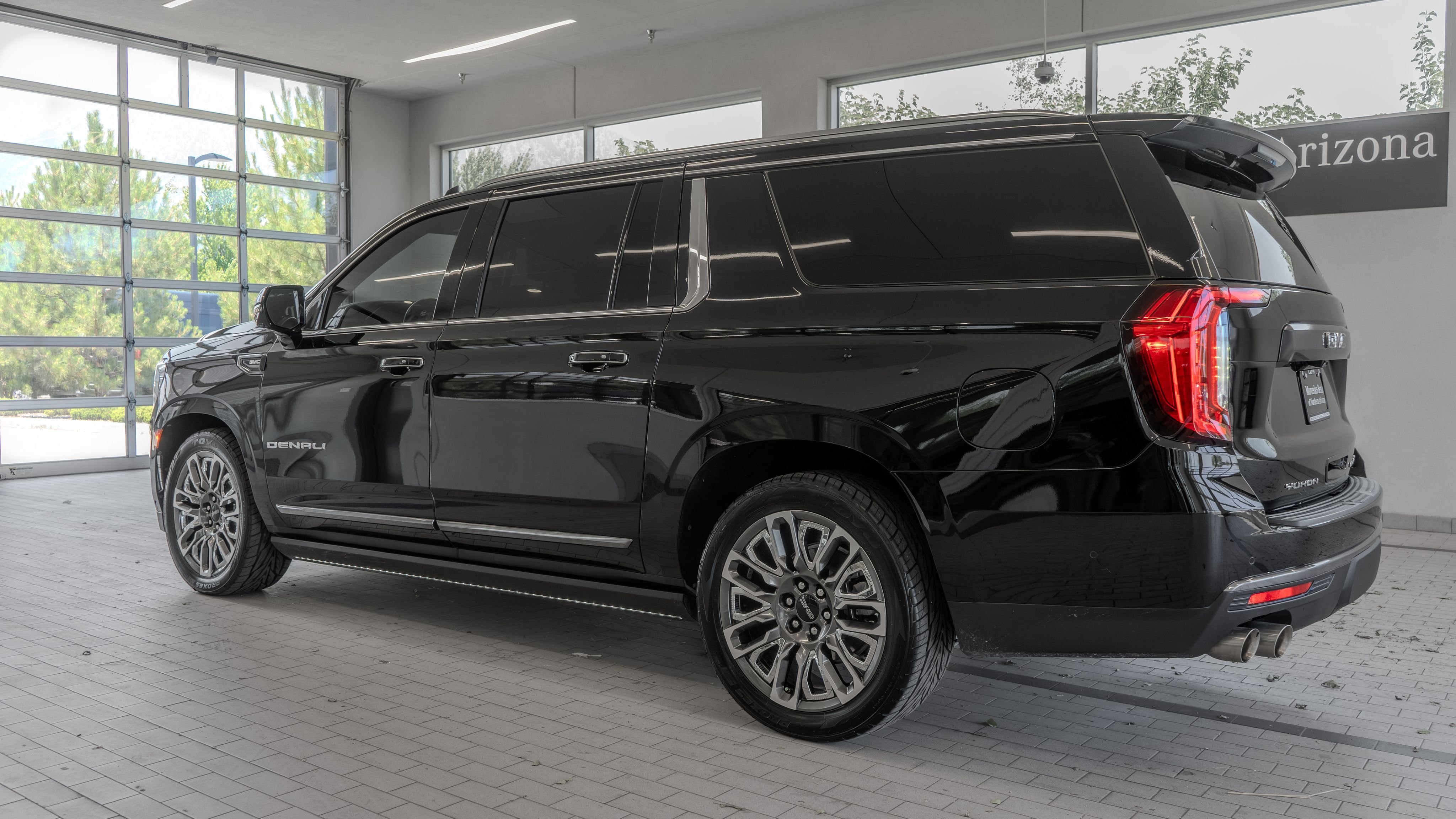Used 2024 Onyx Black GMC Denali Ultimate image 13