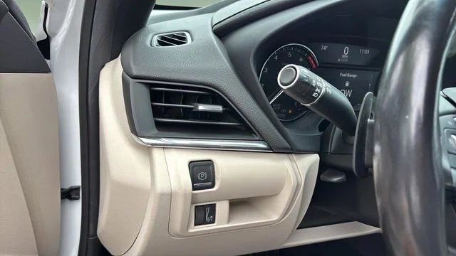 Used 2022 Summit White Cadillac Premium Luxury image 21