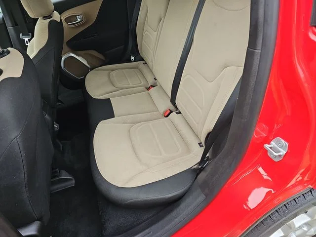 Used 2019 Red Jeep Latitude image 14