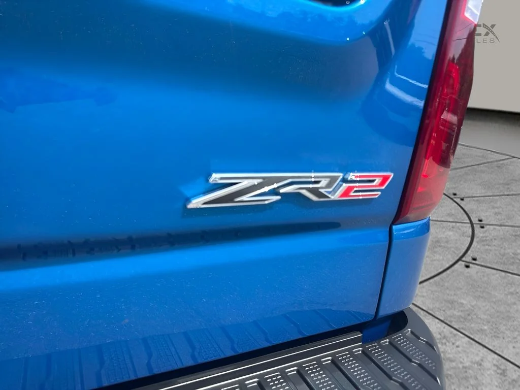 Used 2022 Blue Chevrolet ZR2 image 33