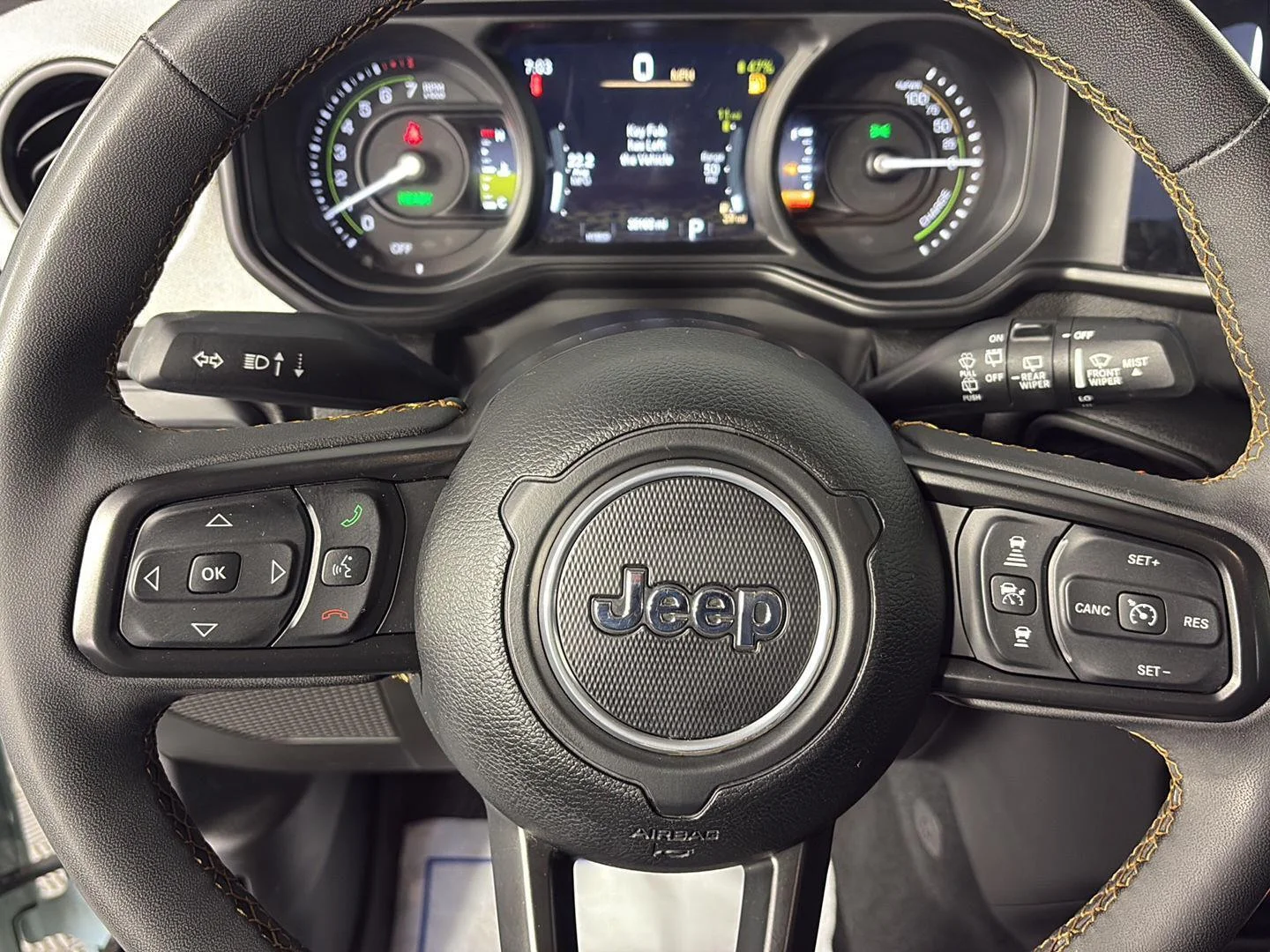 Used 2024 Earl Clearcoat Jeep Sport S image 42