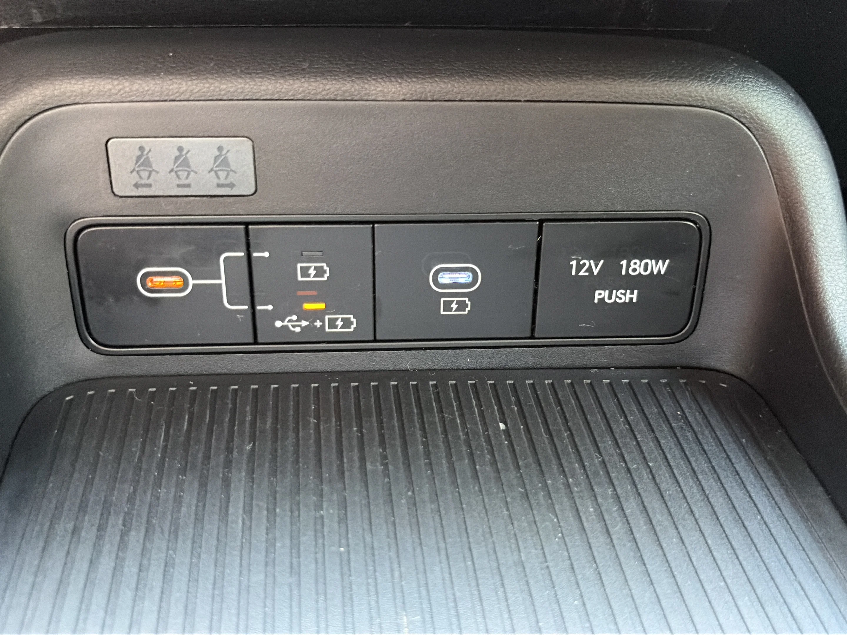 Used 2024 Neoteric Yellow Hyundai SE image 18