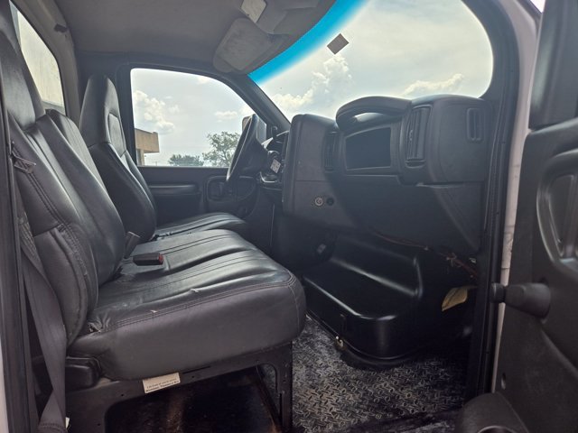 Used 2005  GMC  image 10