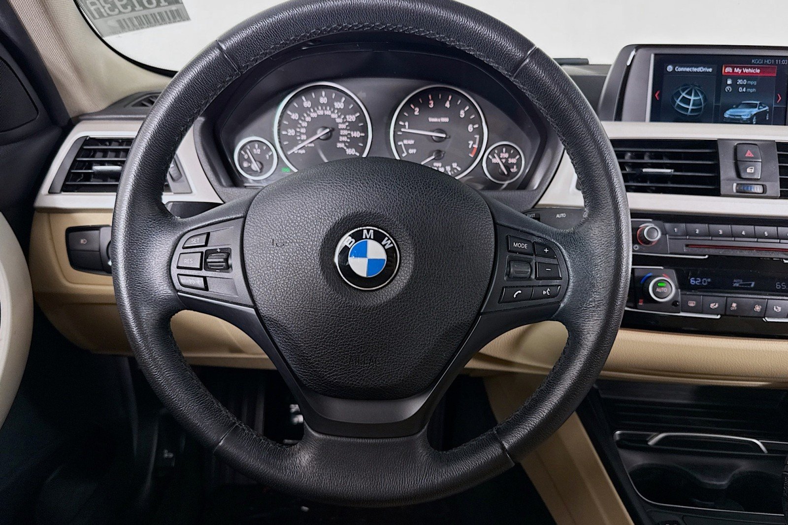 Used 2018 Alpine White BMW 320i image 17