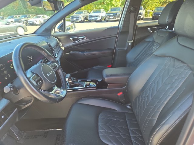 Certified Used 2024 White Pearl Kia X-Line image 15