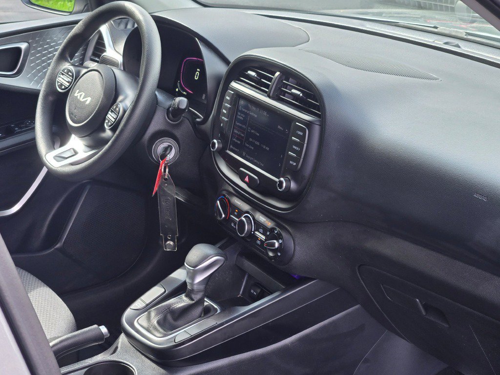 2024 Kia Soul LX - Photo 8