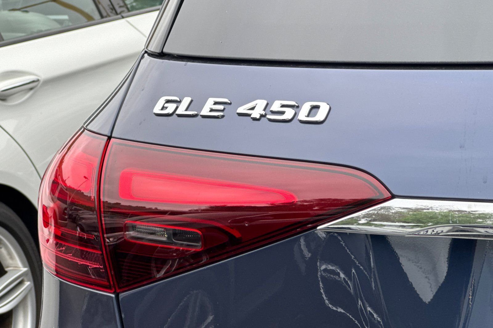 Used 2025 Blue Mercedes-Benz GLE 450 image 13