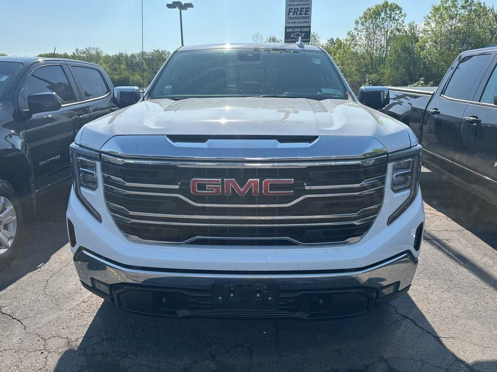 Used 2023 Summit White GMC SLT image 6