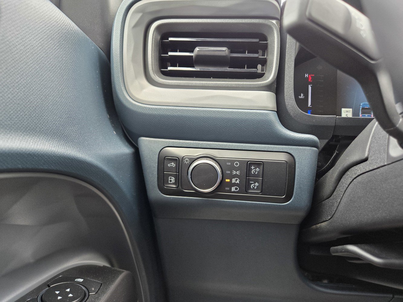 New 2026 Space White Metallic Ford LARIAT image 13