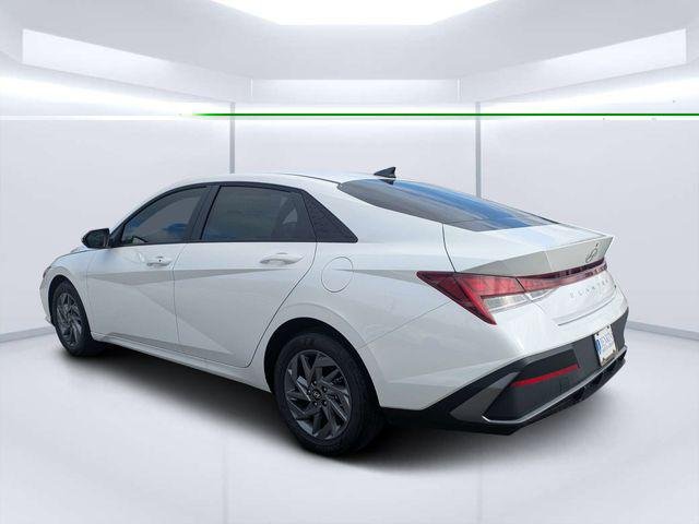 New 2026 White Hyundai Blue image 5