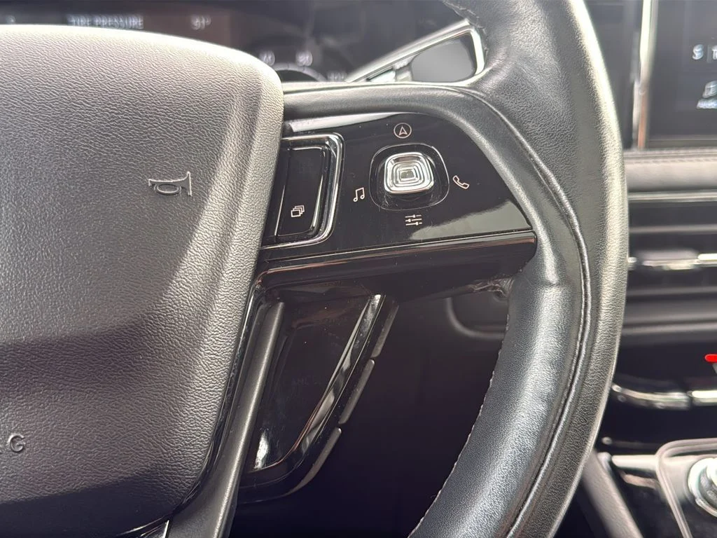 Used 2021 Red Lincoln Standard image 8
