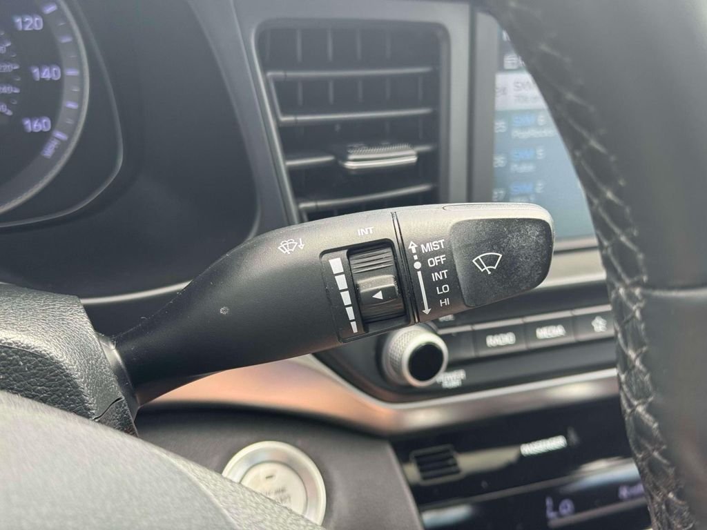 2020 Hyundai Elantra Value Edition - Photo 23