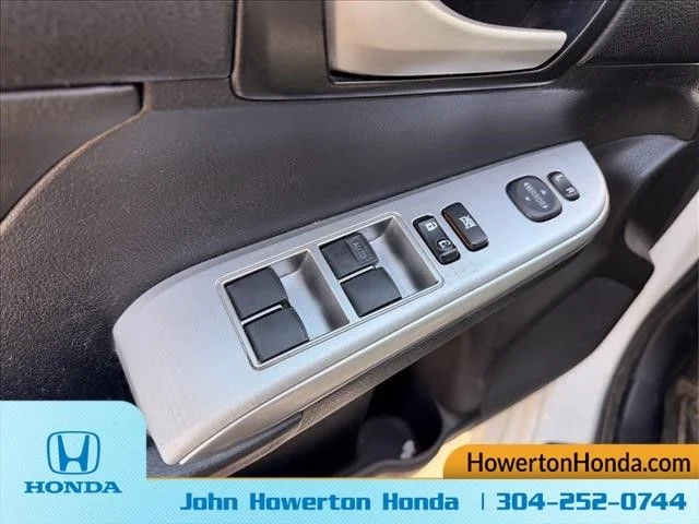Used 2013 White Toyota SE image 10
