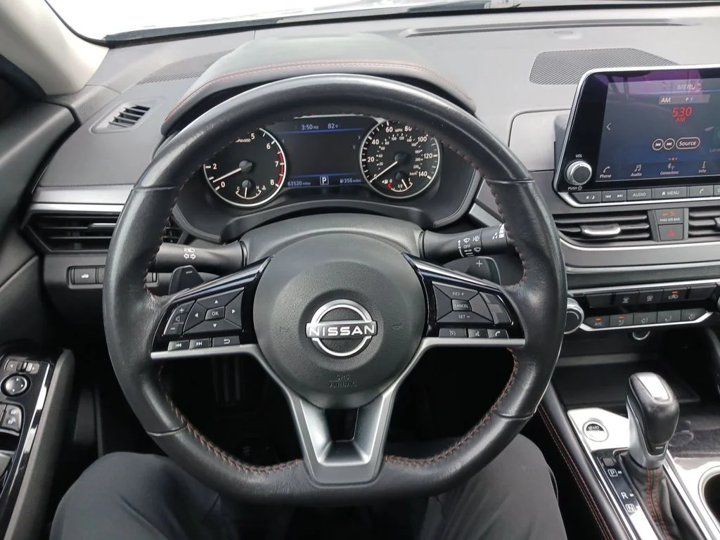 Used 2024 Silver Nissan 2.5 SR image 17
