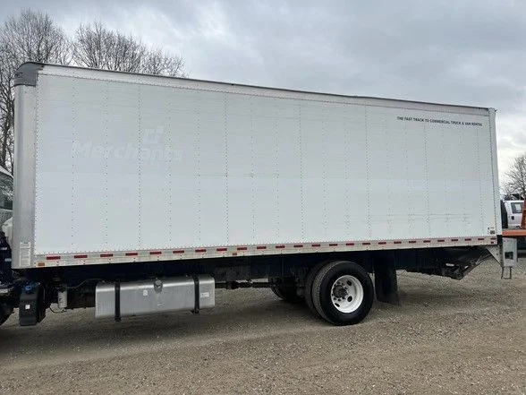 Used 2023 White Isuzu  image 42