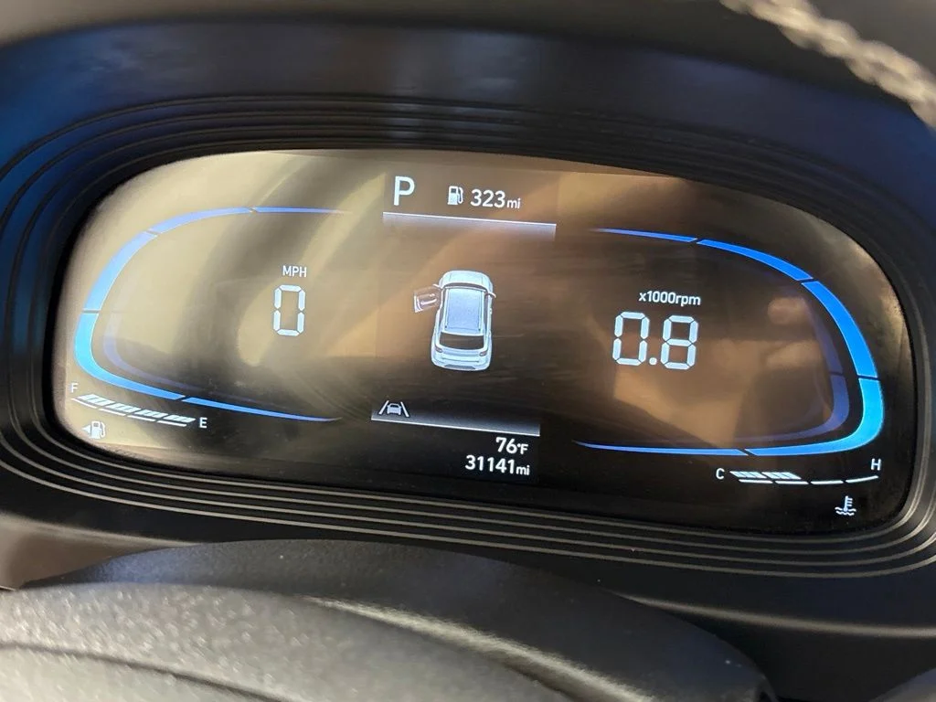 Used 2025 Gray Hyundai SEL image 34