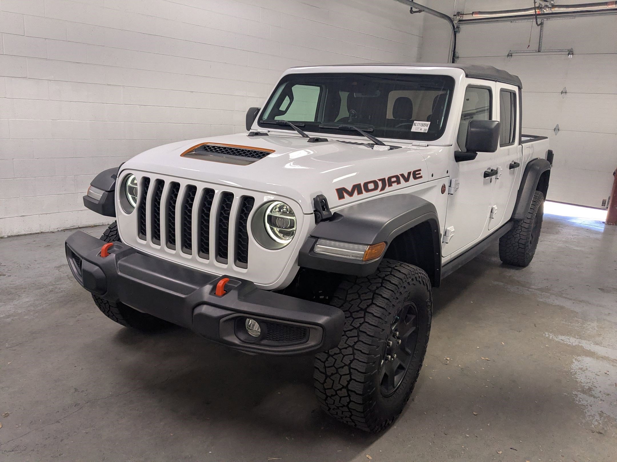 Used 2022 Bright White Clearcoat Jeep Mojave image 9