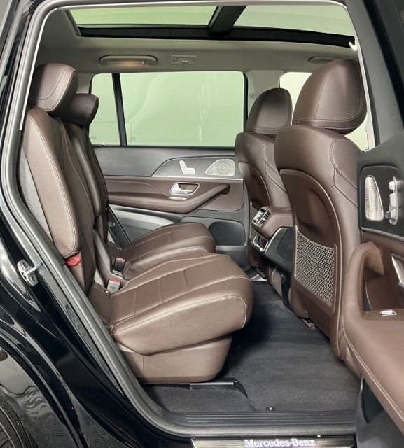 Used 2023 Black Mercedes-Benz GLS 450 image 25