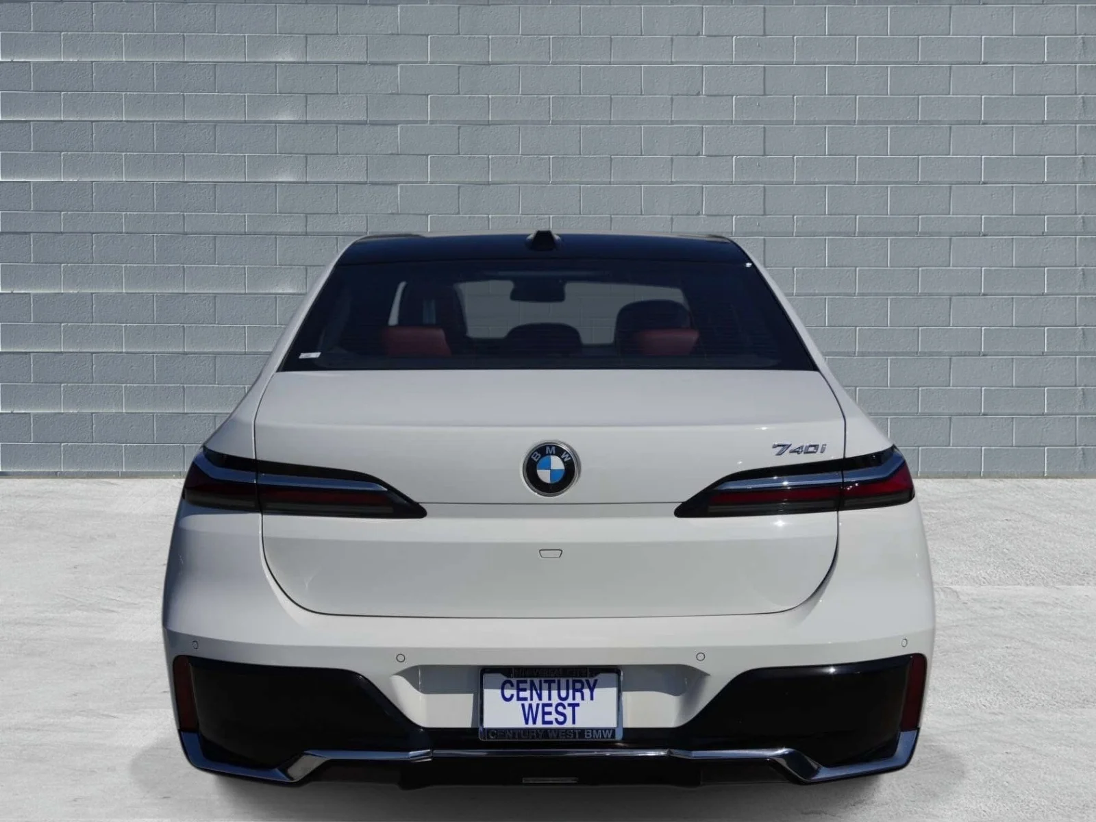 Used 2023 Alpine White BMW 740i Sedan image 4