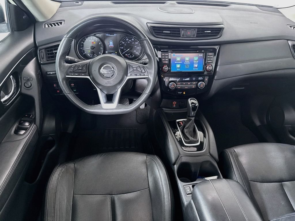 Used 2017 Pearl White Nissan SL image 23