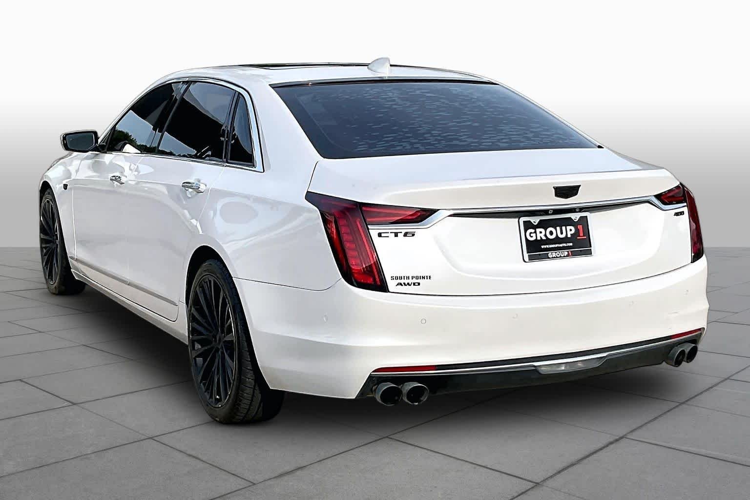Used 2020 Crystal White Tricoat Cadillac Premium Luxury image 12