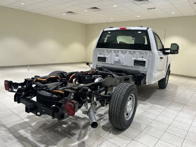 New 2026 Oxford White Ford F-250® XL image 30