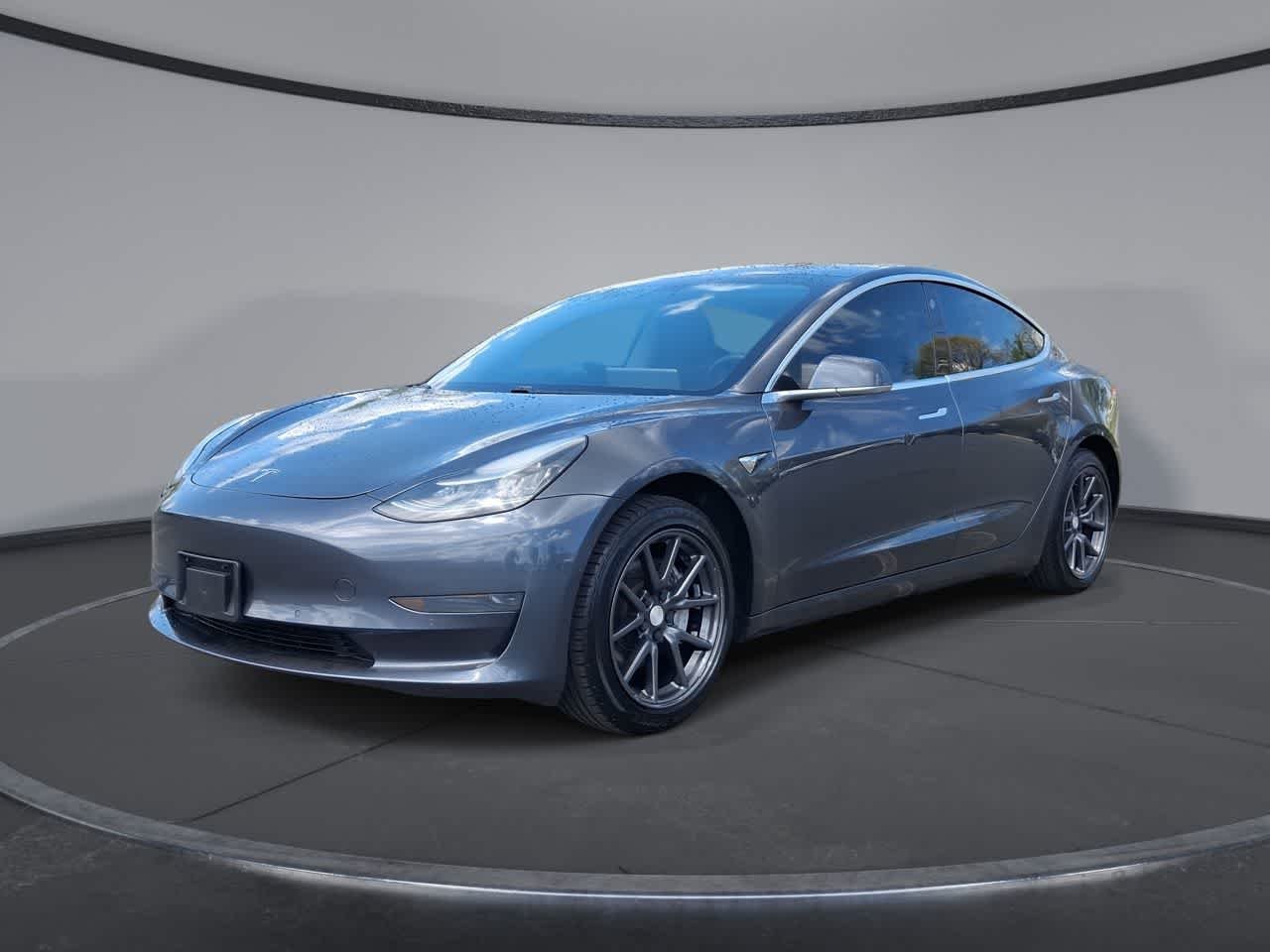 2019 Tesla Model 3 Standard Range Plus's photo
