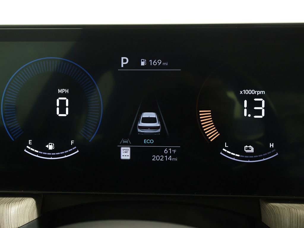 Certified Used 2024 Silver Hyundai SEL image 34
