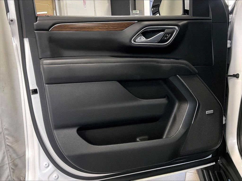 Used 2024 Beige Chevrolet High Country image 9