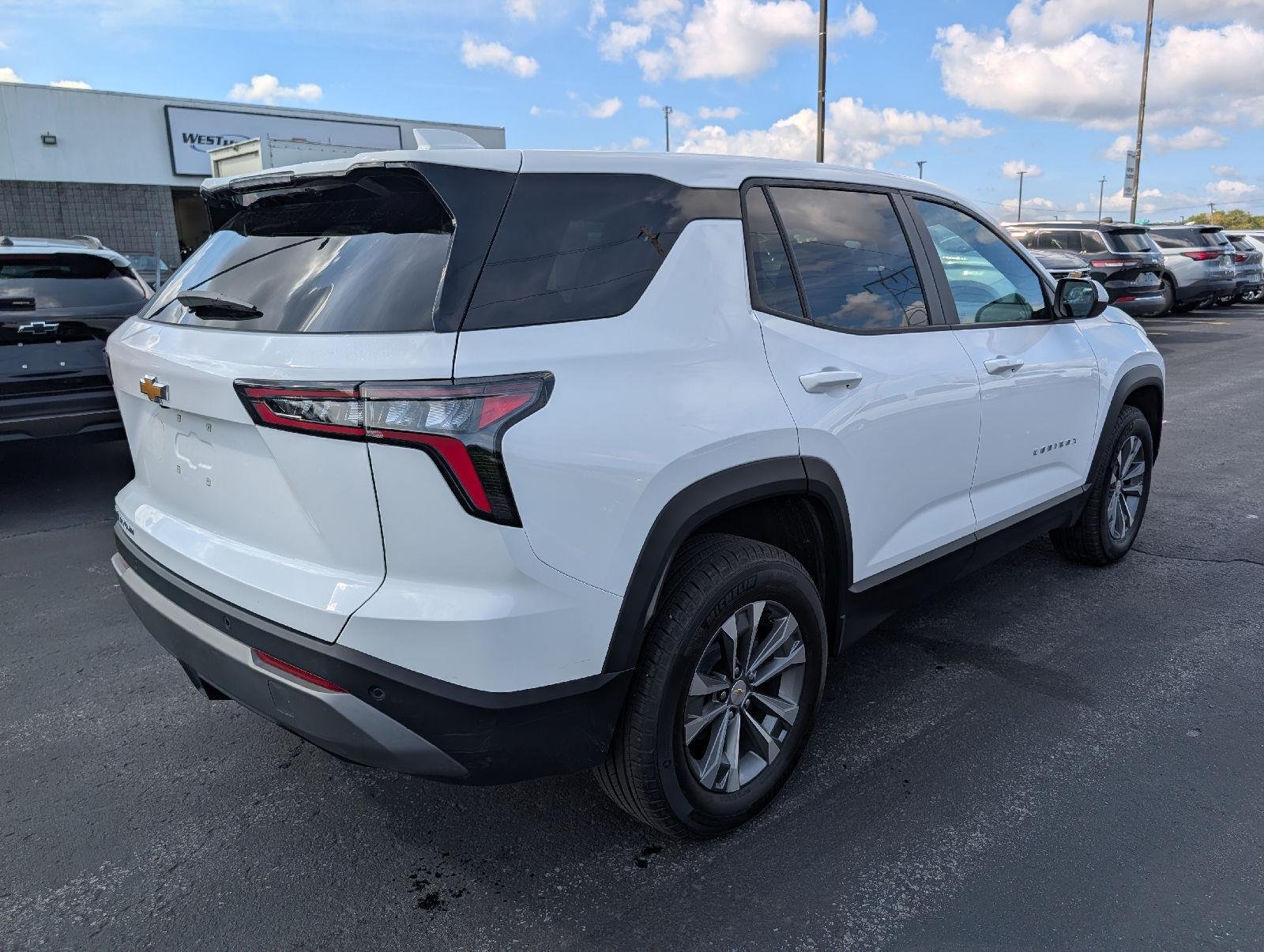 Used 2025 Summit White Chevrolet AWD LT image 8