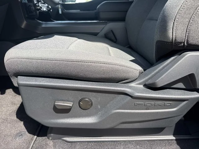 New 2026 Carbonized Gray Metallic Ford XLT image 34