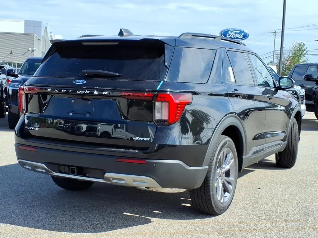 New 2026 Agate Black Metallic Ford Active image 4